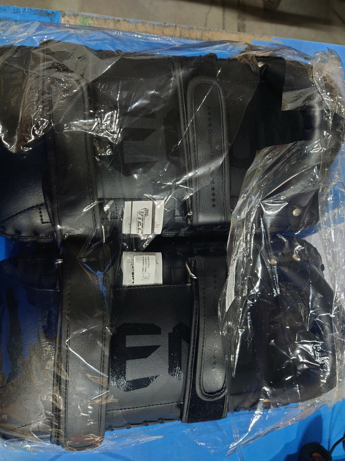 【アウトレット/外装破れあり】VENUM ジャイアント キックパッド ブラック(左右セット)