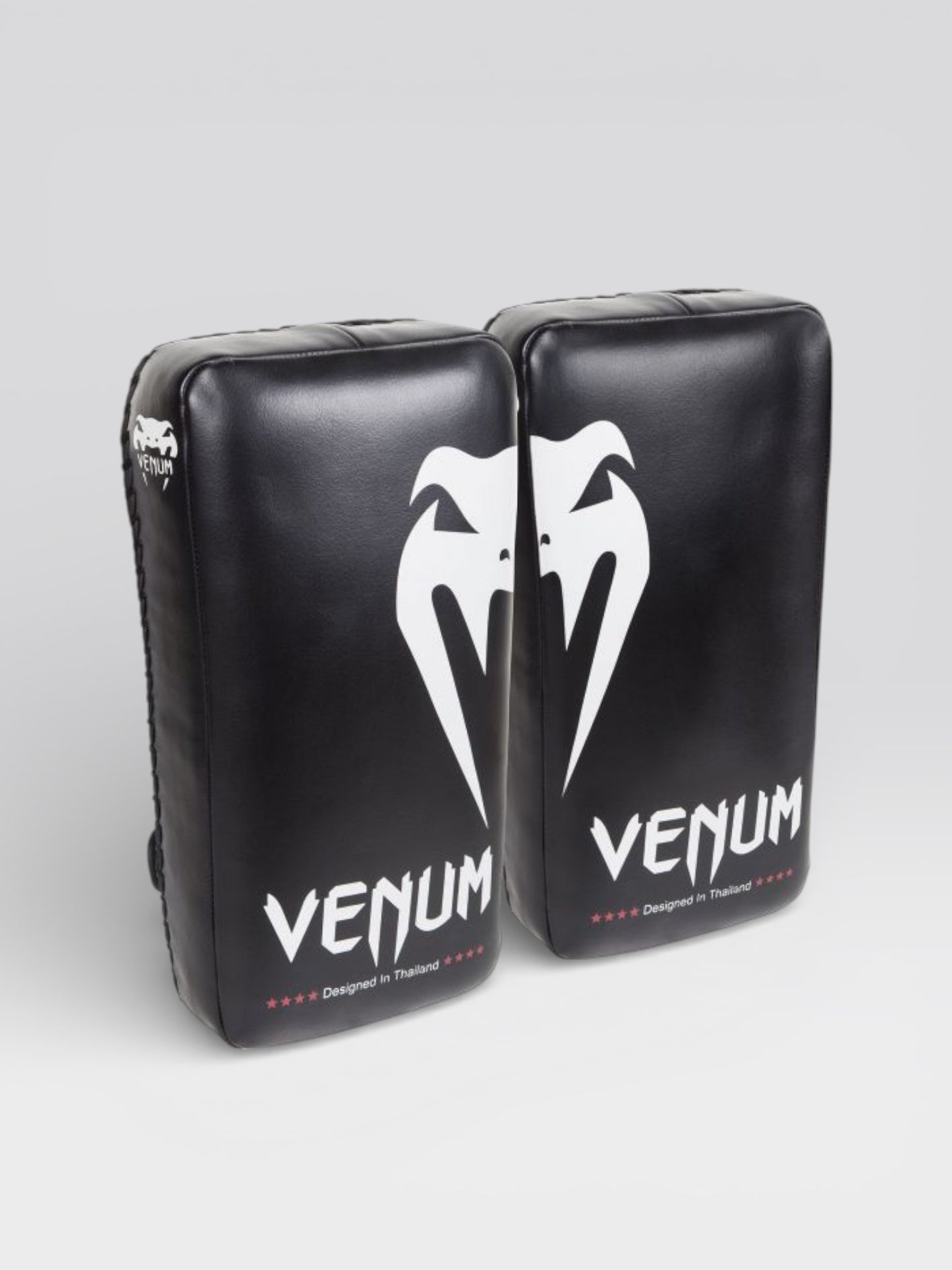 【アウトレット／外装破れあり】VENUM ジャイアント キックパッド ブラック×アイス（左右セット）