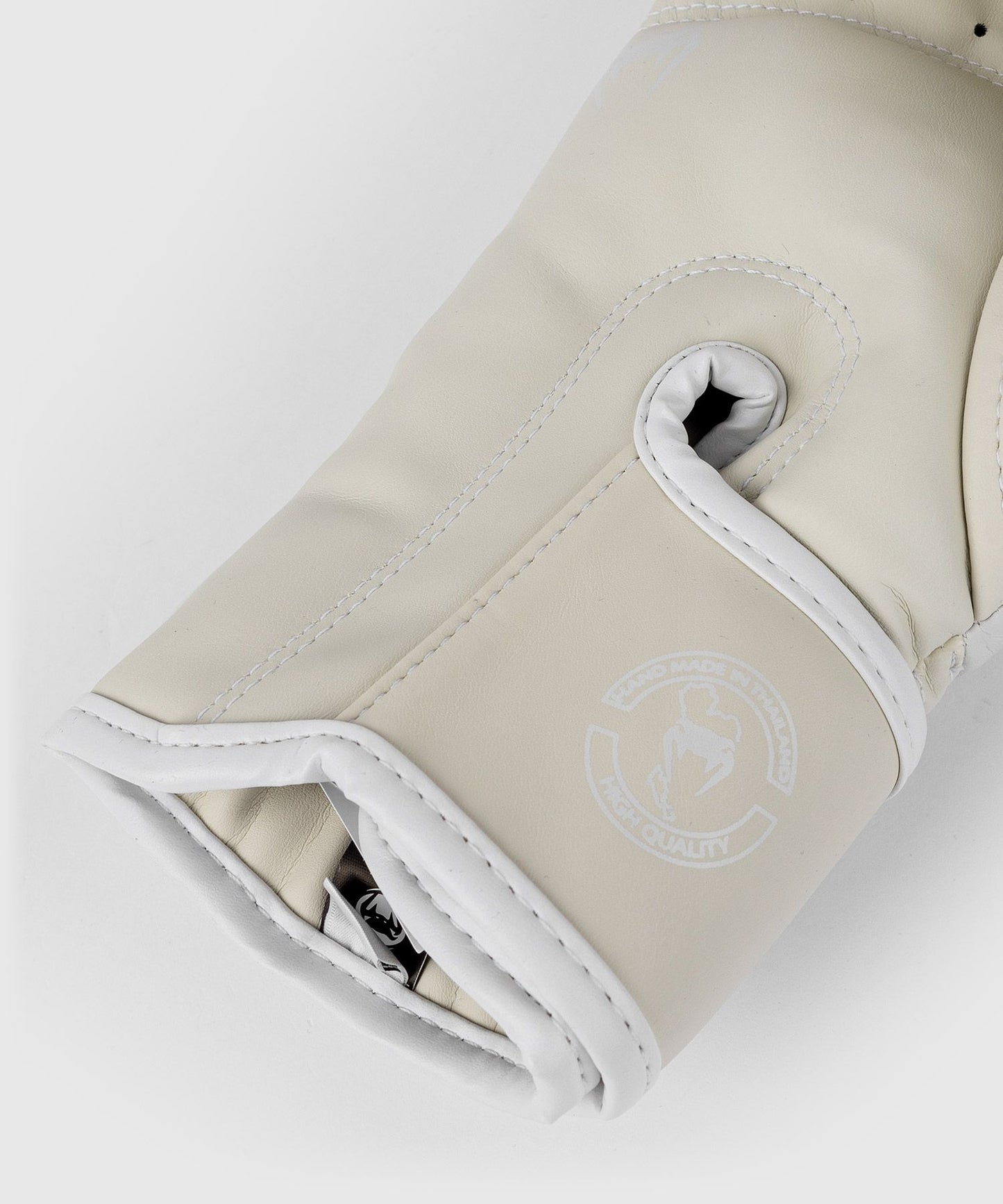 VENUM（ヴェナム/ベノム） エリート ボクシング グローブ ホワイト・ホワイト UFC 公式 サプライヤー 8oz 10oz 12oz 14oz 16oz トレーニング・スパーリング 初心者から上級者まで 三層構造高密度パッド マジックテープ(ベルクロ式) ボクシング キックボクシング ムエタイ MMA