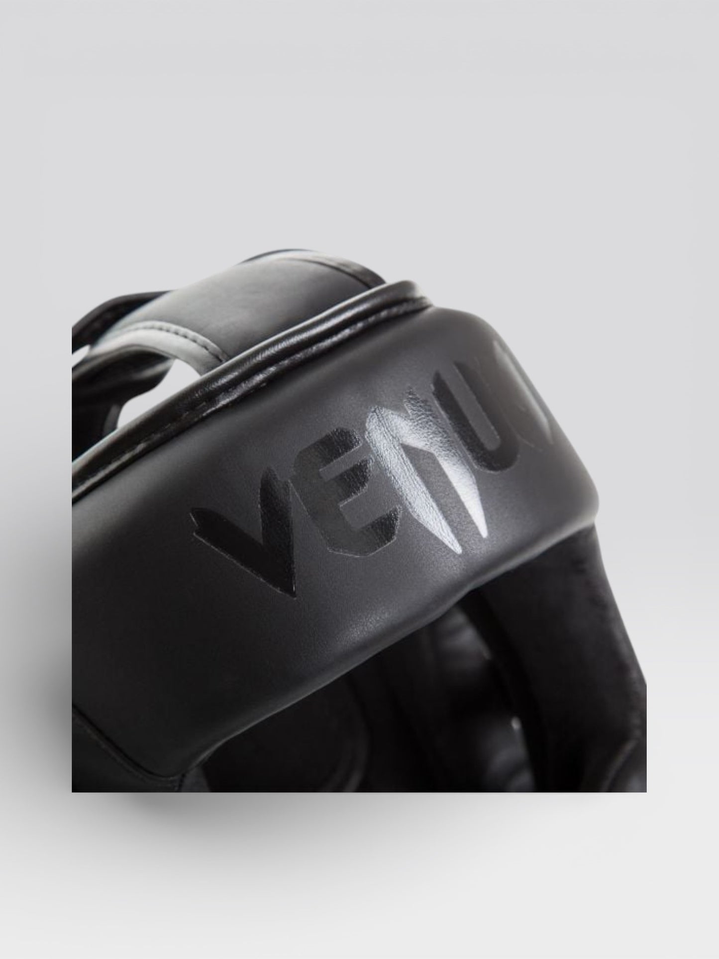 VENUM(ヴェナム/ベノム) エリート ヘッドギア マットブラック UFC公式サプライヤー 軽量 180度視界 スパーリング・トレーニング用 三層構造高密度フォーム マジックテープ(ベルクロ)調整 ボクシング キックボクシング ムエタイ MMA 空手