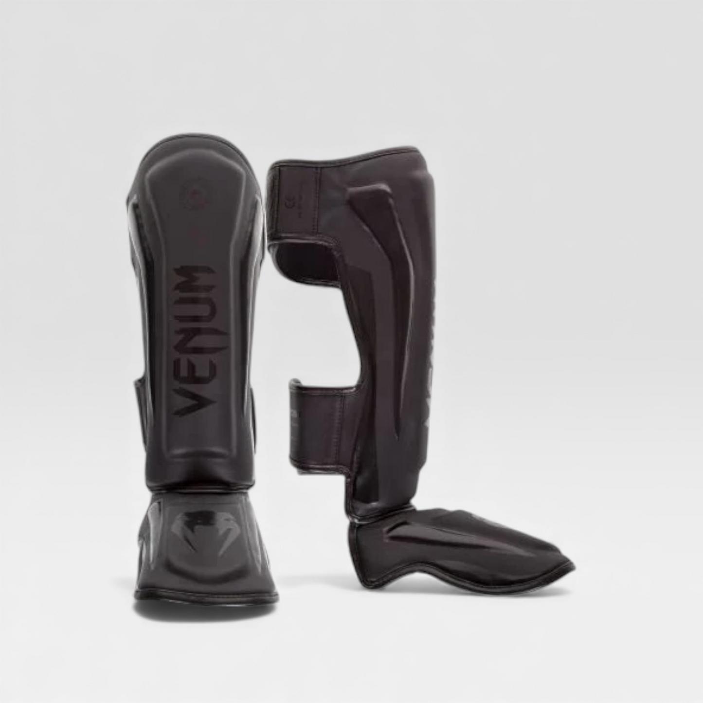 VENUM (ヴェナム/ベノム) エリートスタンドアップ シンガード レガース すねあて マットブラック  UFC公式サプライヤー  高密度フォーム 2本マジックテープ(ベルクロ式)固定 トレーニング・スパーリング用 キックボクシング ムエタイ MMA 総合格闘技 空手